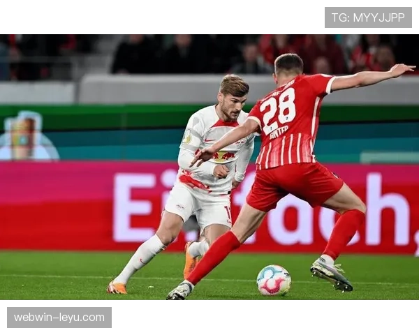 足球赛事前瞻:强强对话引爆绿茵场,焦点之战一触即发 足球赛事前瞻:强强对话引爆绿茵场,焦点之战一触即发